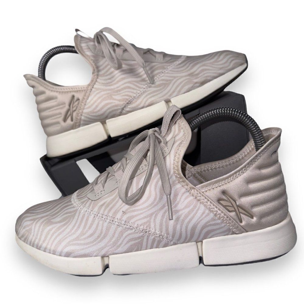 Reebok Daily Fit DMX Athletic Performance‎ Sneakers Beige GY3185 Women's 8.5